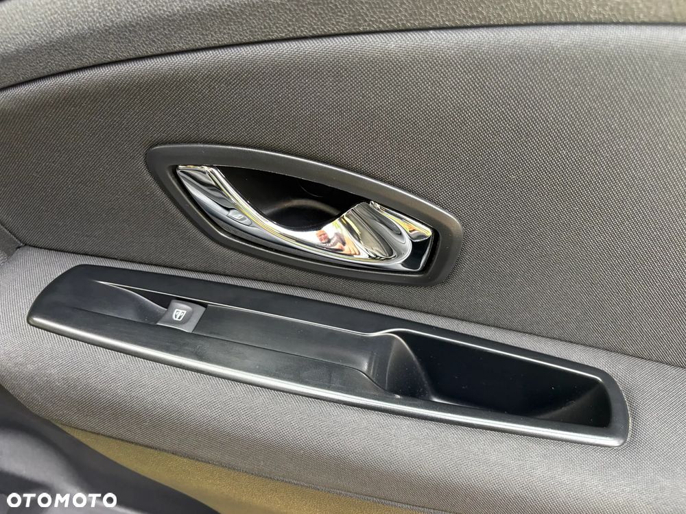 Renault Fluence 1.5 dCi Life - 11