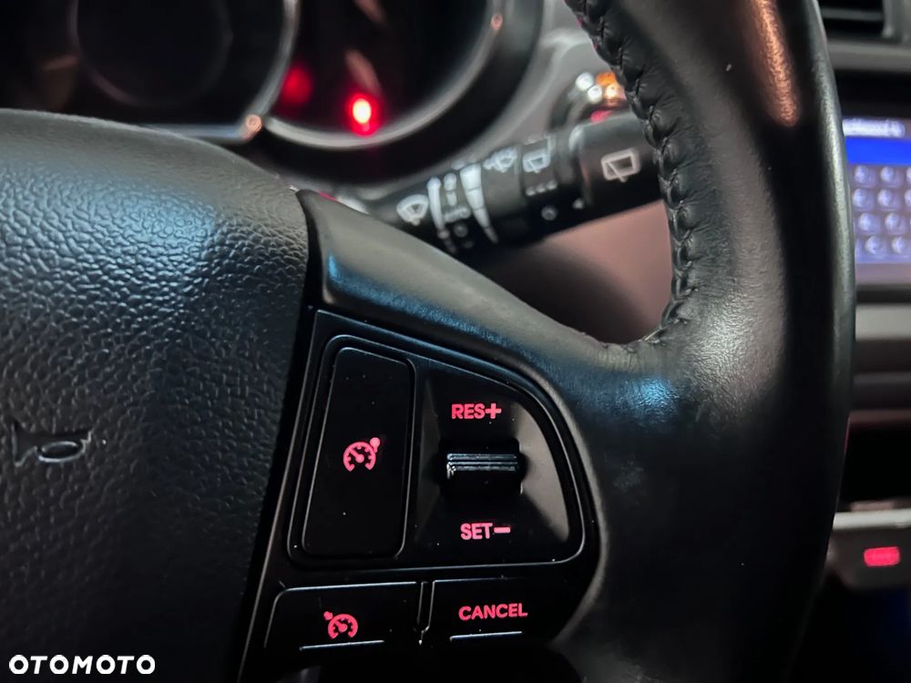 Kia Rio 1.2 Dream Team Edition - 16