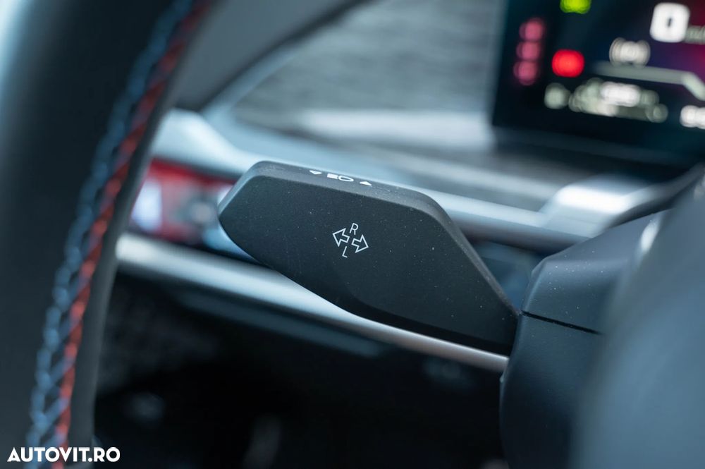 BMW M7 M760e xDrive - 35