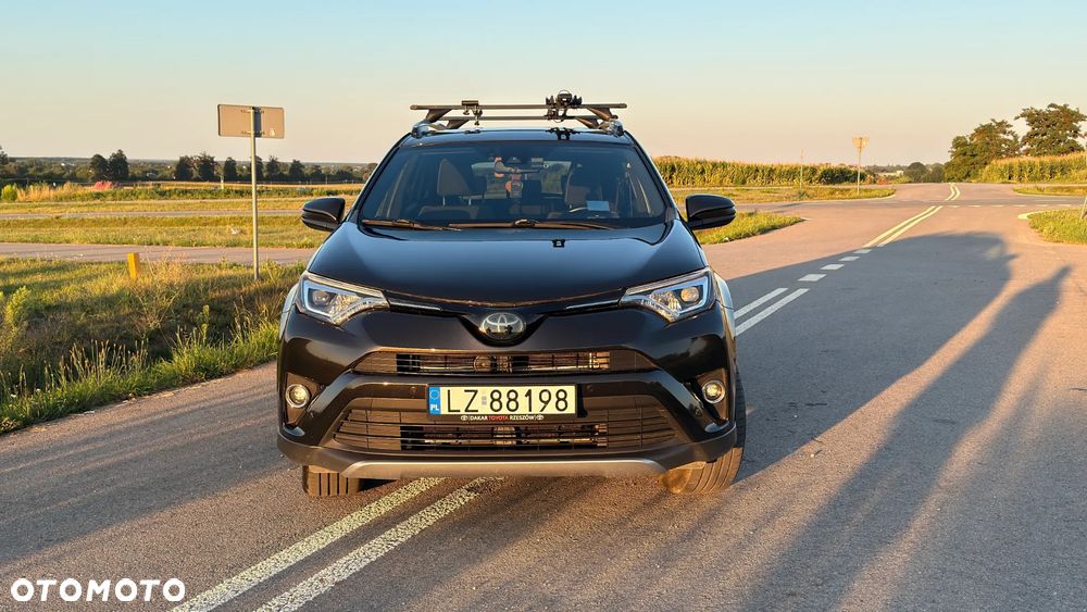 Toyota RAV4 Hybrid Premium 4x2 - 10