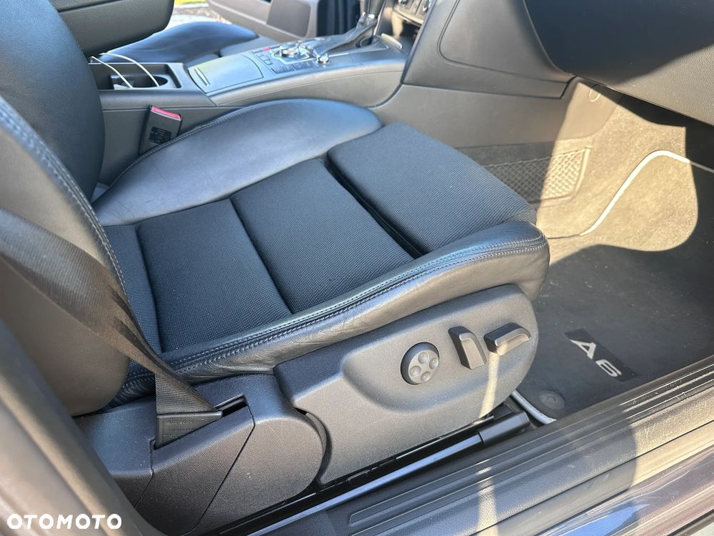 Audi A6 Avant 4.2 quattro tiptronic - 23