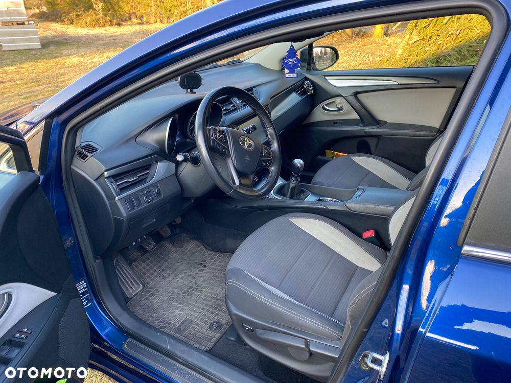 Toyota Avensis 1.8 Premium - 5