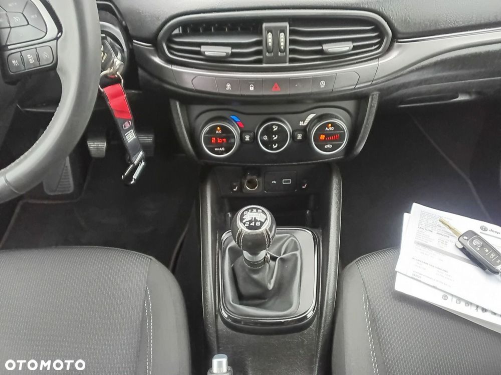 Fiat Tipo 1.4 T-Jet 16v S-Design - 16