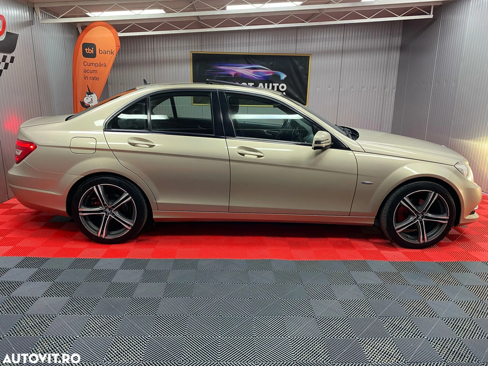 Mercedes-Benz C - 23