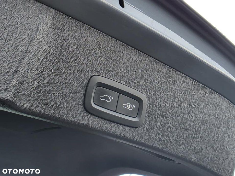 Volvo XC 40 - 4