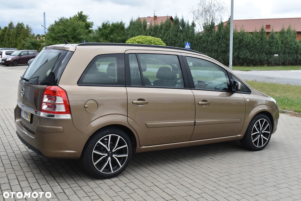 Opel Zafira - 15