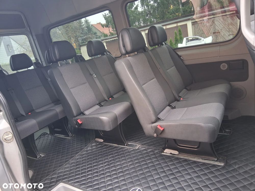 Mercedes-Benz Sprinter - 11