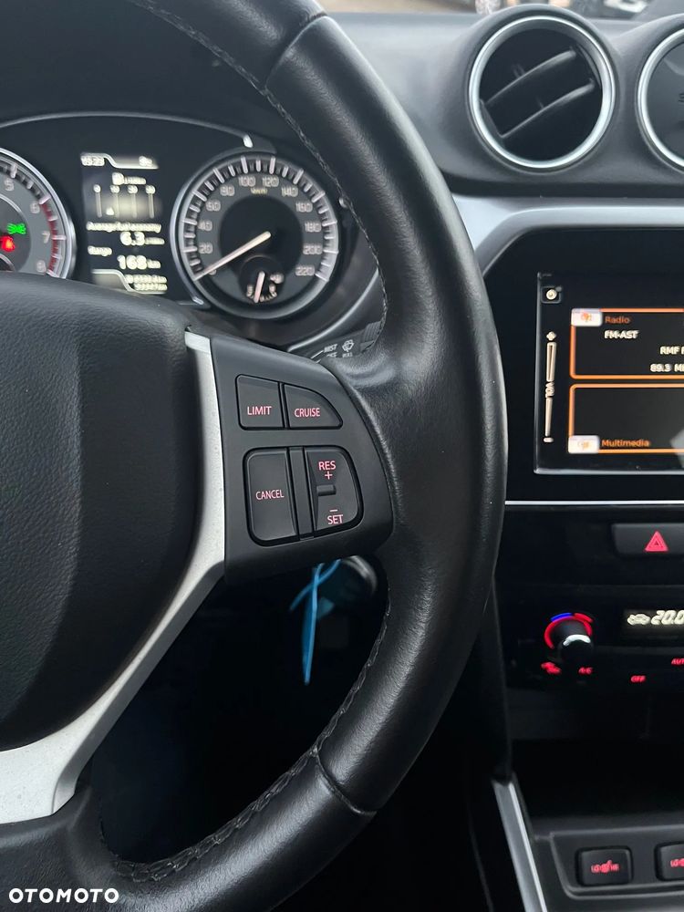 Suzuki Vitara 1.0 Boosterjet Premium 2WD - 12