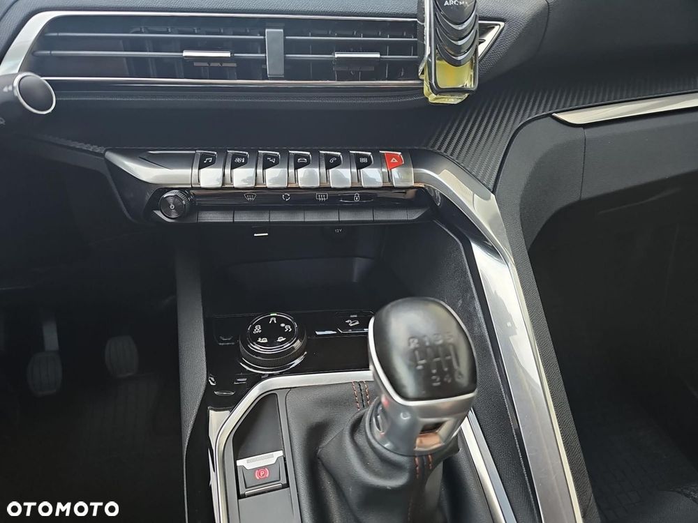 Peugeot 3008 - 19