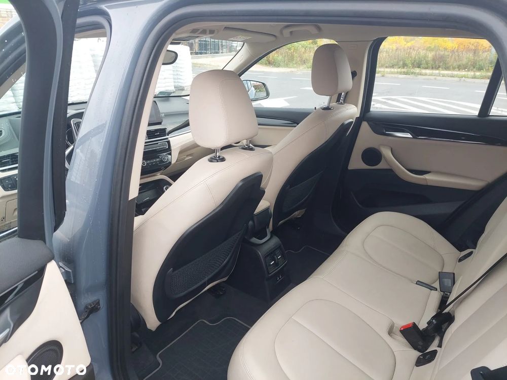 BMW X1 sDrive18i - 10