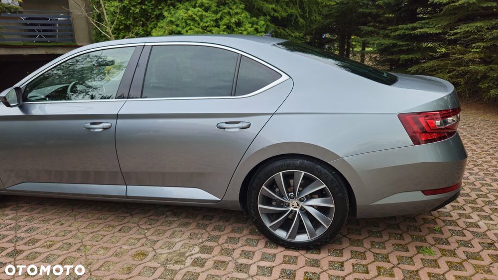 Skoda Superb 2.0 TDI L&K DSG - 32