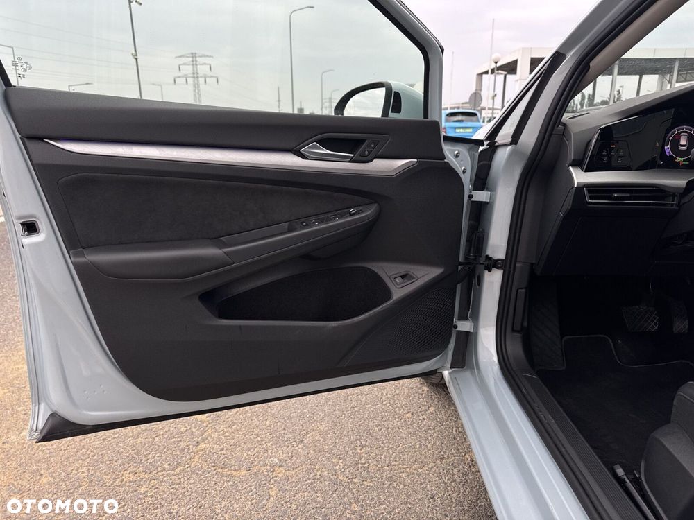 Volkswagen Golf Variant - 11