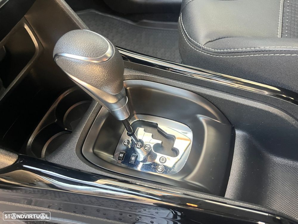 Peugeot 2008 1.2 PureTech Allure EAT6 - 22