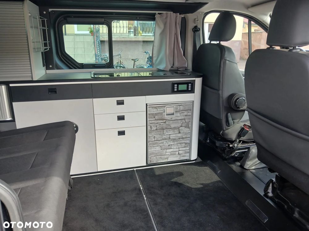 Renault Trafic 2.0 dCi - 21