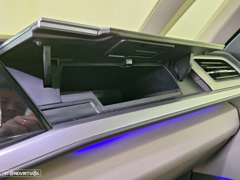 VW Multivan 2.0 TDI Life DSG - 39