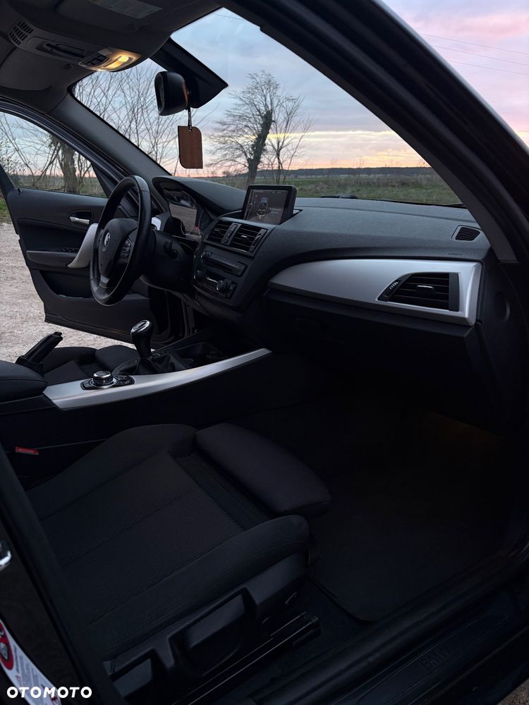 BMW Seria 1 120d - 12