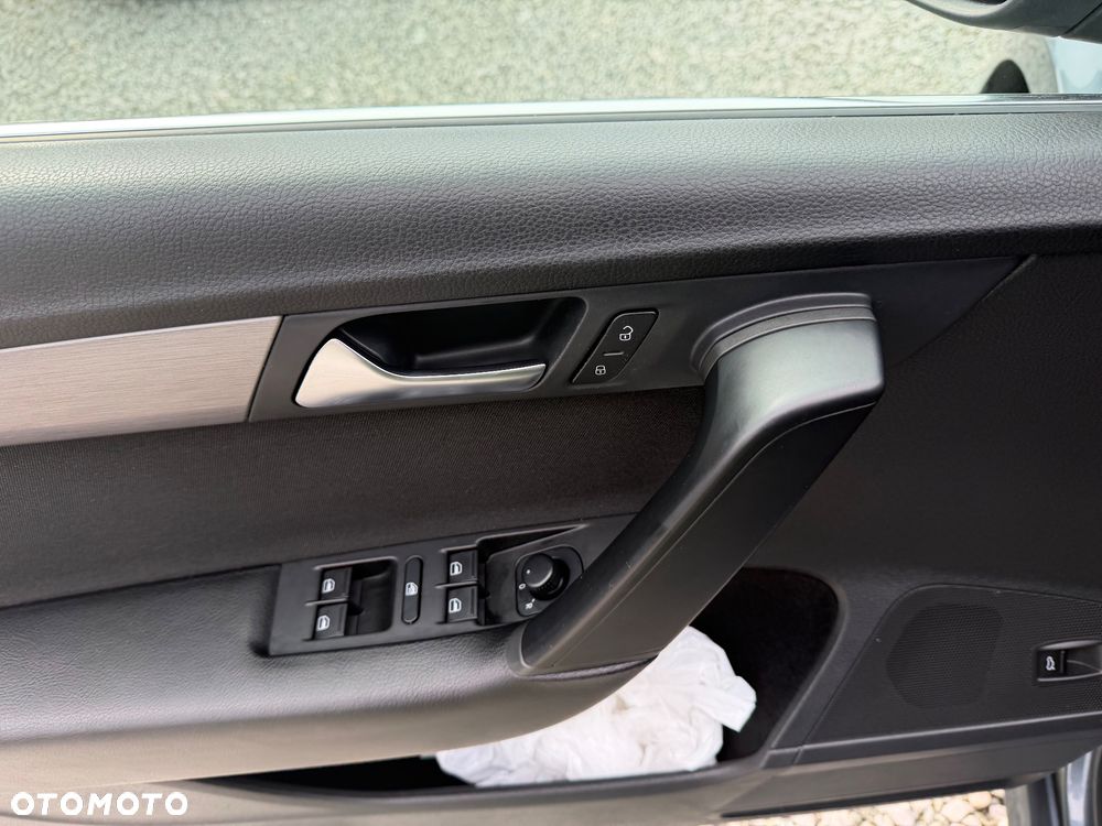 Volkswagen Passat 1.8 TSI Exclusive - 31
