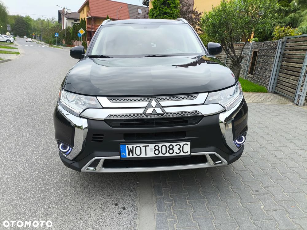 Mitsubishi Outlander - 12