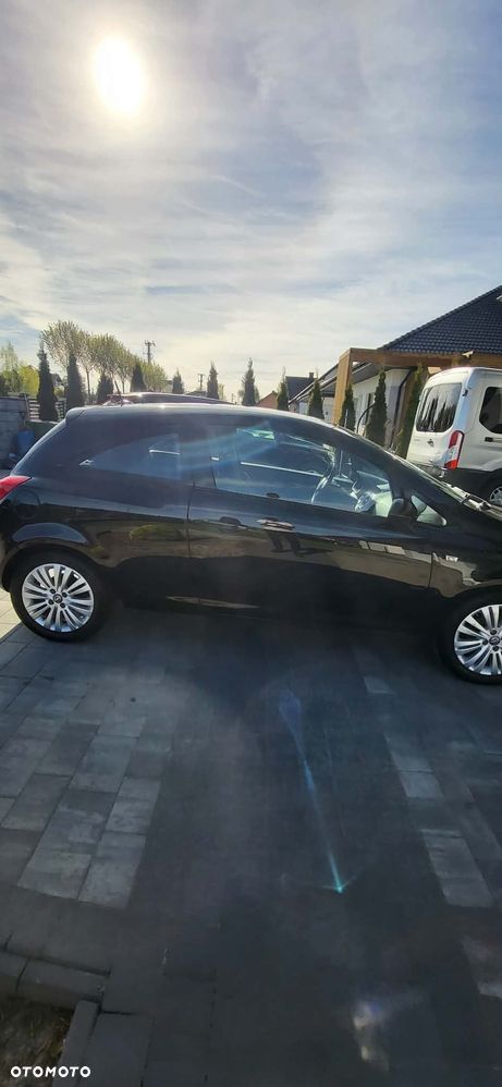 Opel Corsa 1.2 16V Cosmo - 3