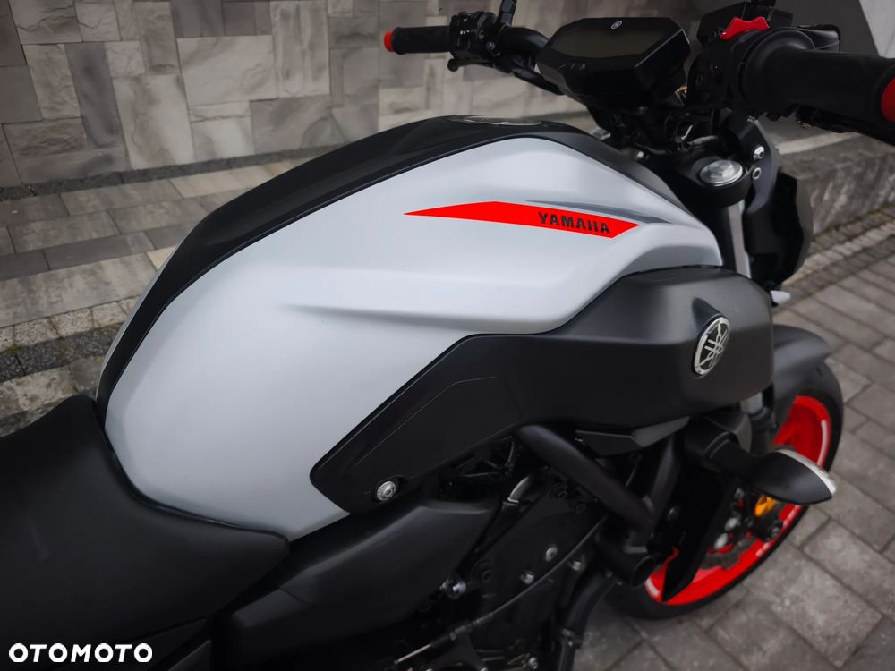 Yamaha MT - 24