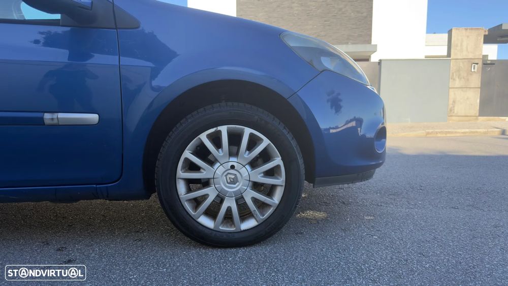 Renault Clio 2011 photo 3