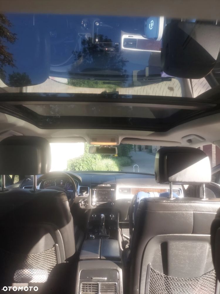 Volkswagen Touareg - 1