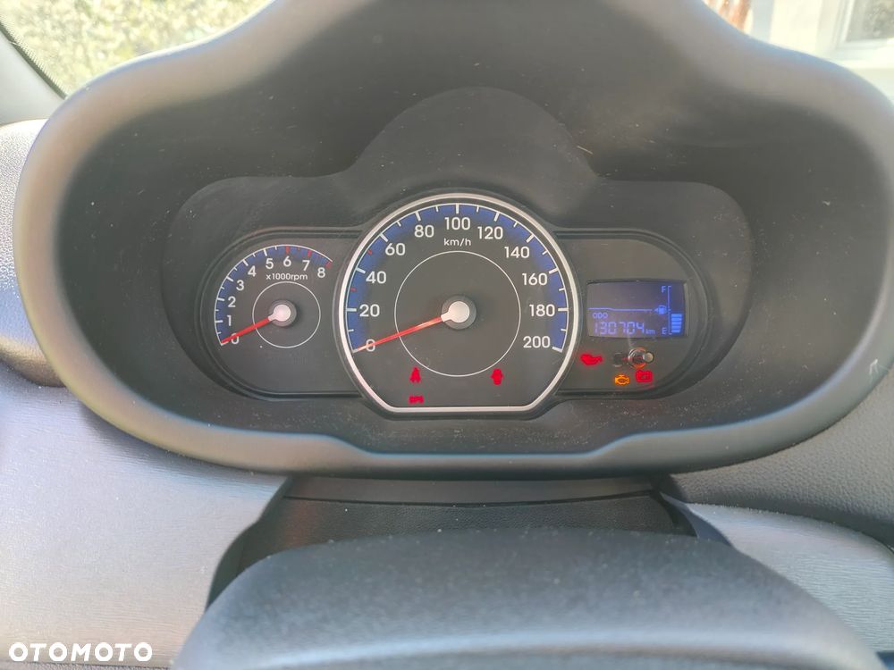 Hyundai i10 1.1 Base - 9