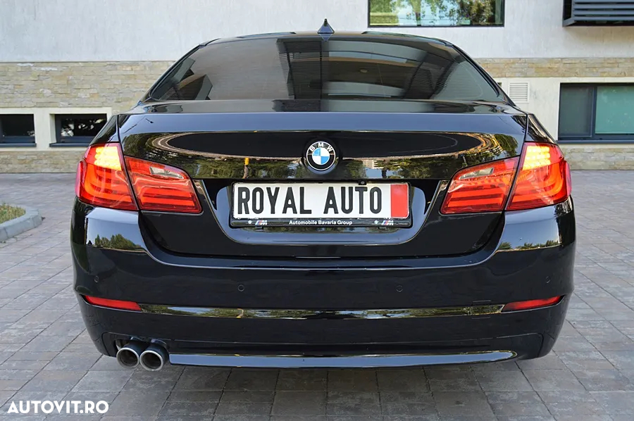 BMW Seria 5 520d Aut. - 11