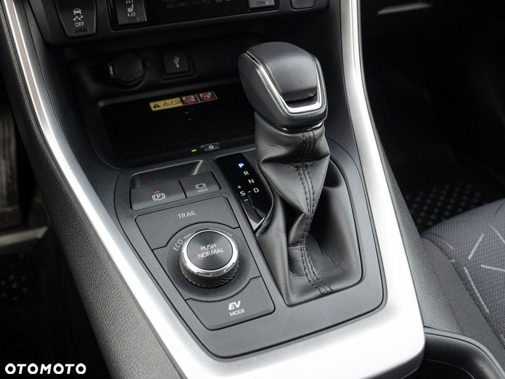 Toyota RAV4 - 16