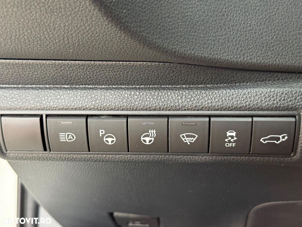 Toyota Corolla 2.0 HSD Exclusive Plus GR Sport Bi-Tone - 22