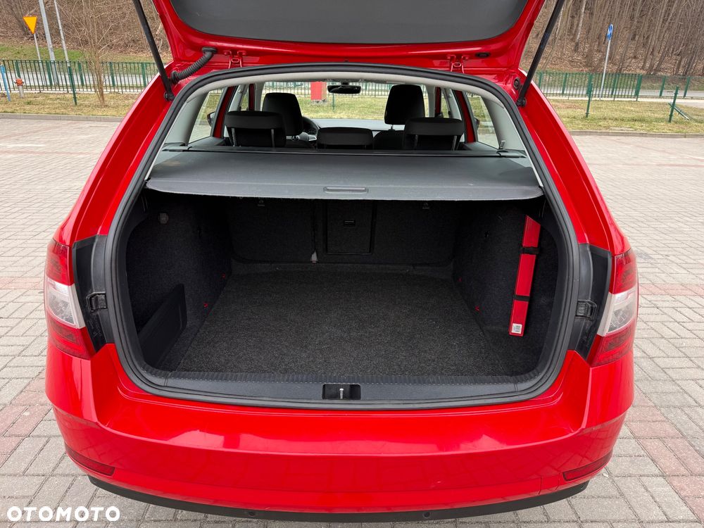 Skoda Octavia 1.6 TDI DSG Ambition - 9