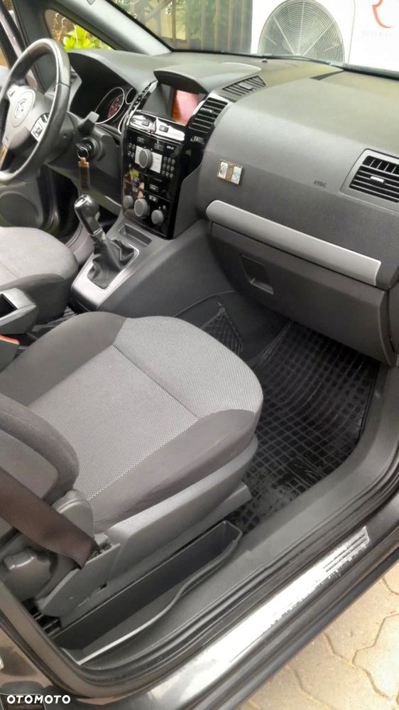 Opel Zafira - 9