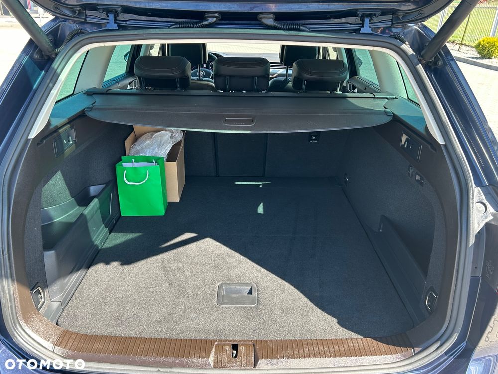 Volkswagen Passat 2.0 TDI Bi-Turbo BMT 4Mot Highline DSG - 18