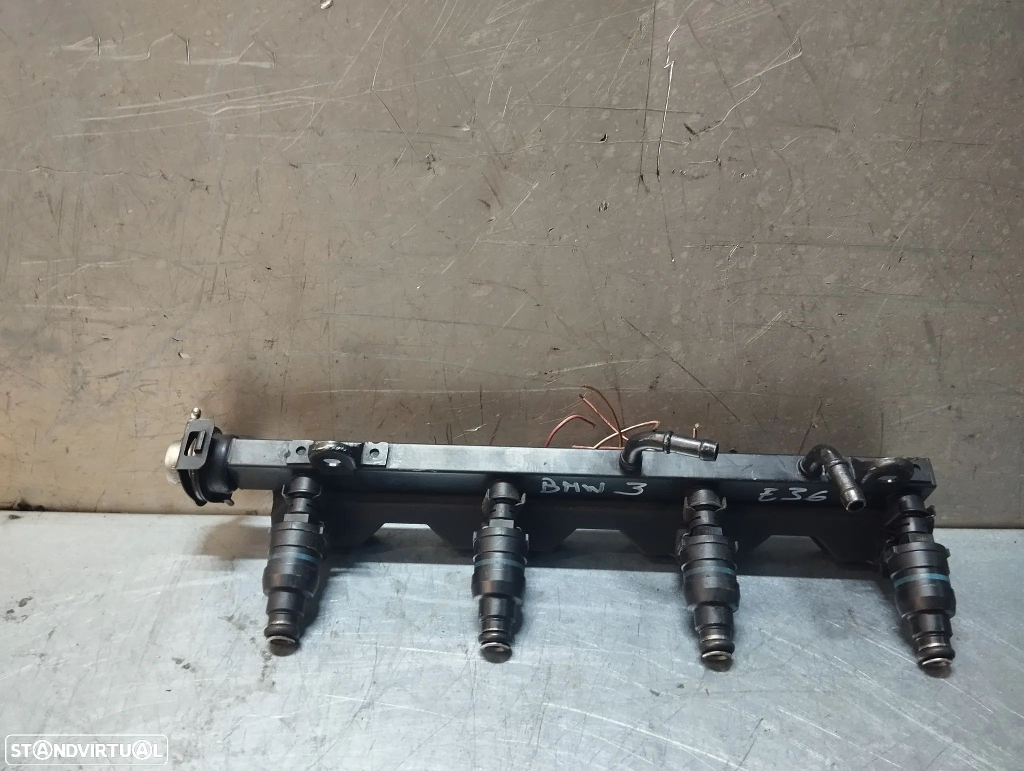 Régua / rampa de injectores Bmw 318IS (E36)  REF. 1734355 - 1