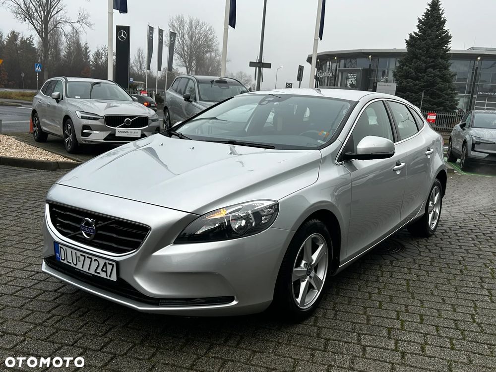 Volvo V40 D2 Drive-E Momentum - 1