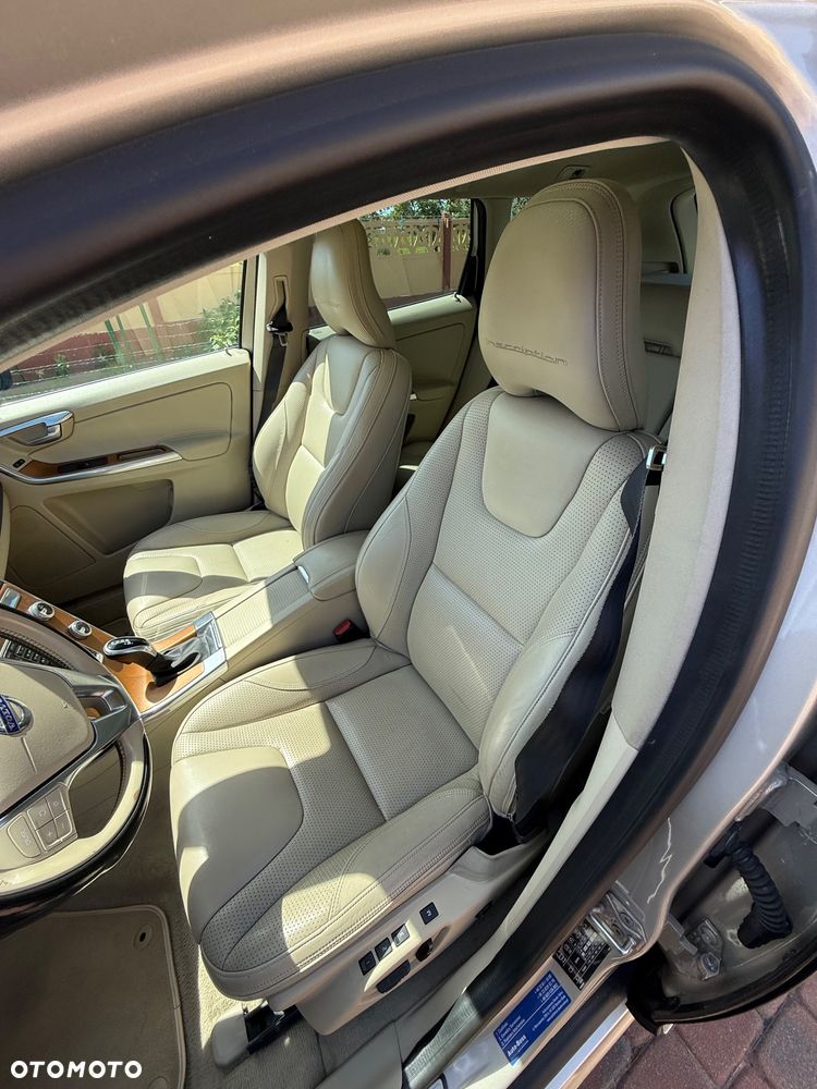 Volvo XC 60 D5 AWD Momentum - 5