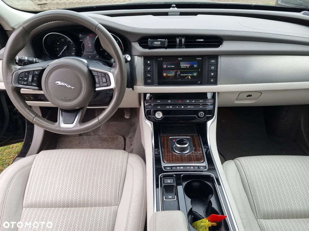 Jaguar XF 2.0 i4D Pure - 5