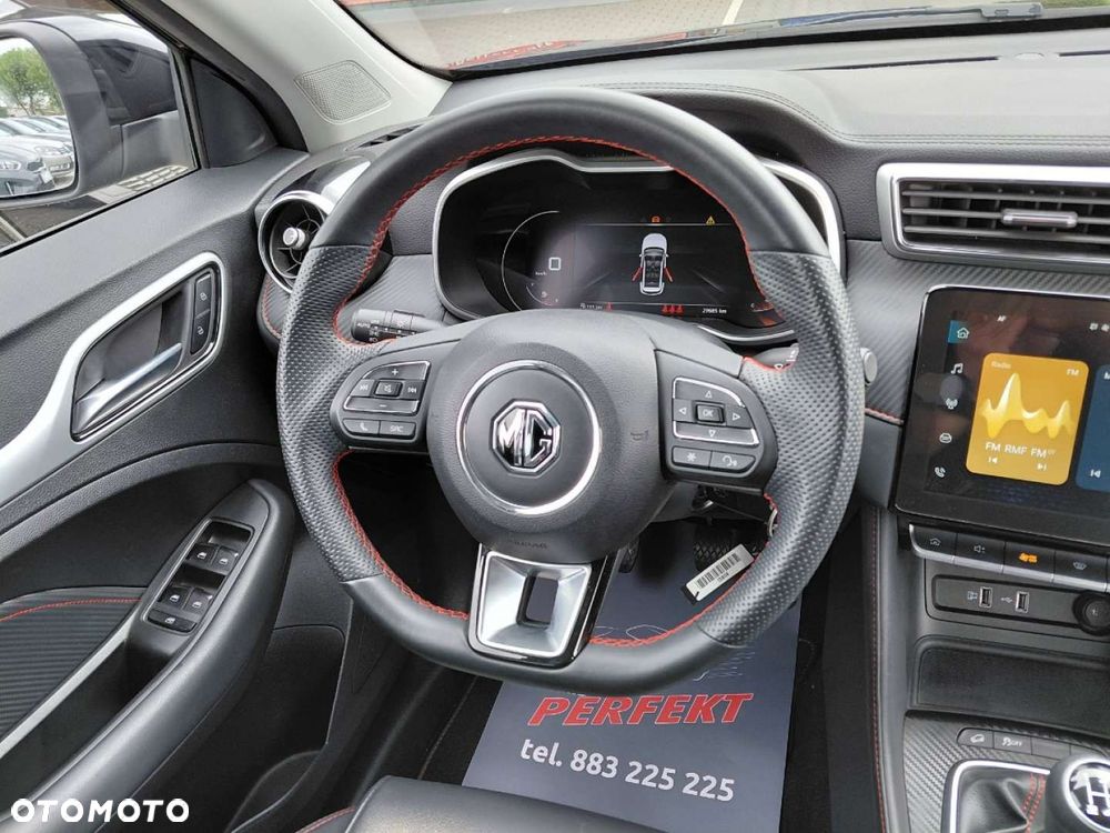 MG ZS - 19