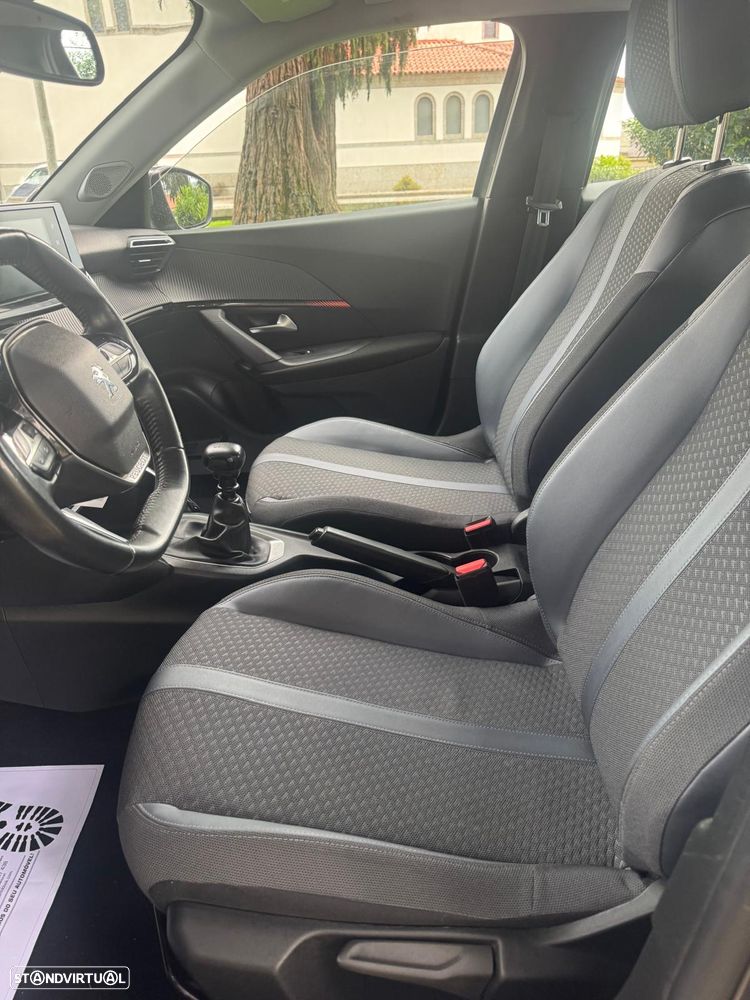 Peugeot 2008 PureTech 130 Allure - 11
