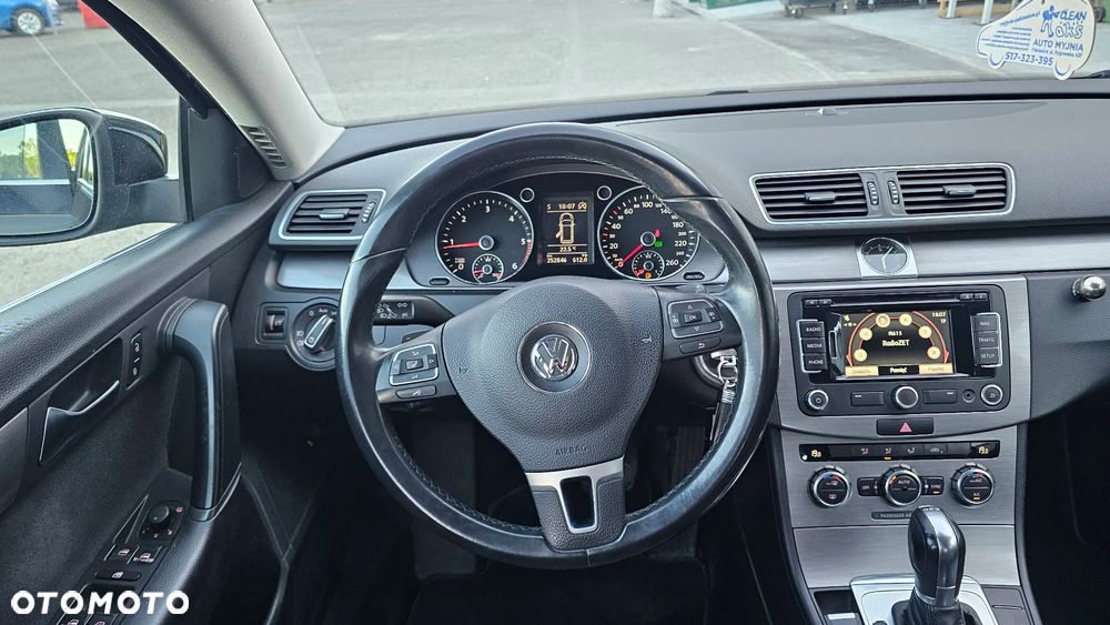 Volkswagen Passat 2.0 TDI Comfortline DSG - 8