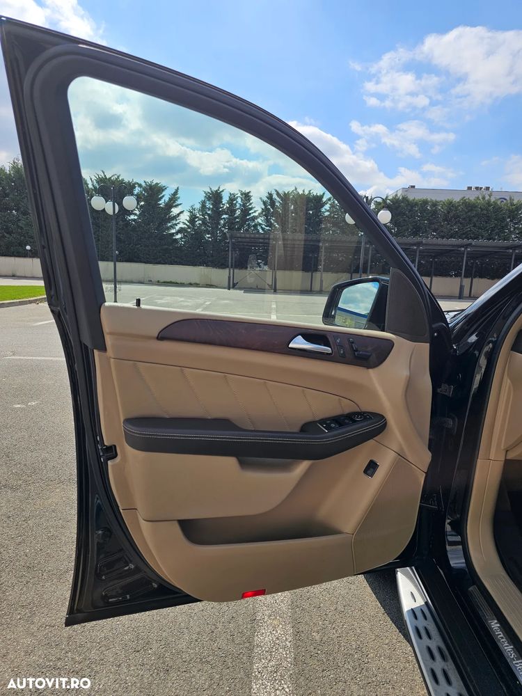 Mercedes-Benz GL - 11