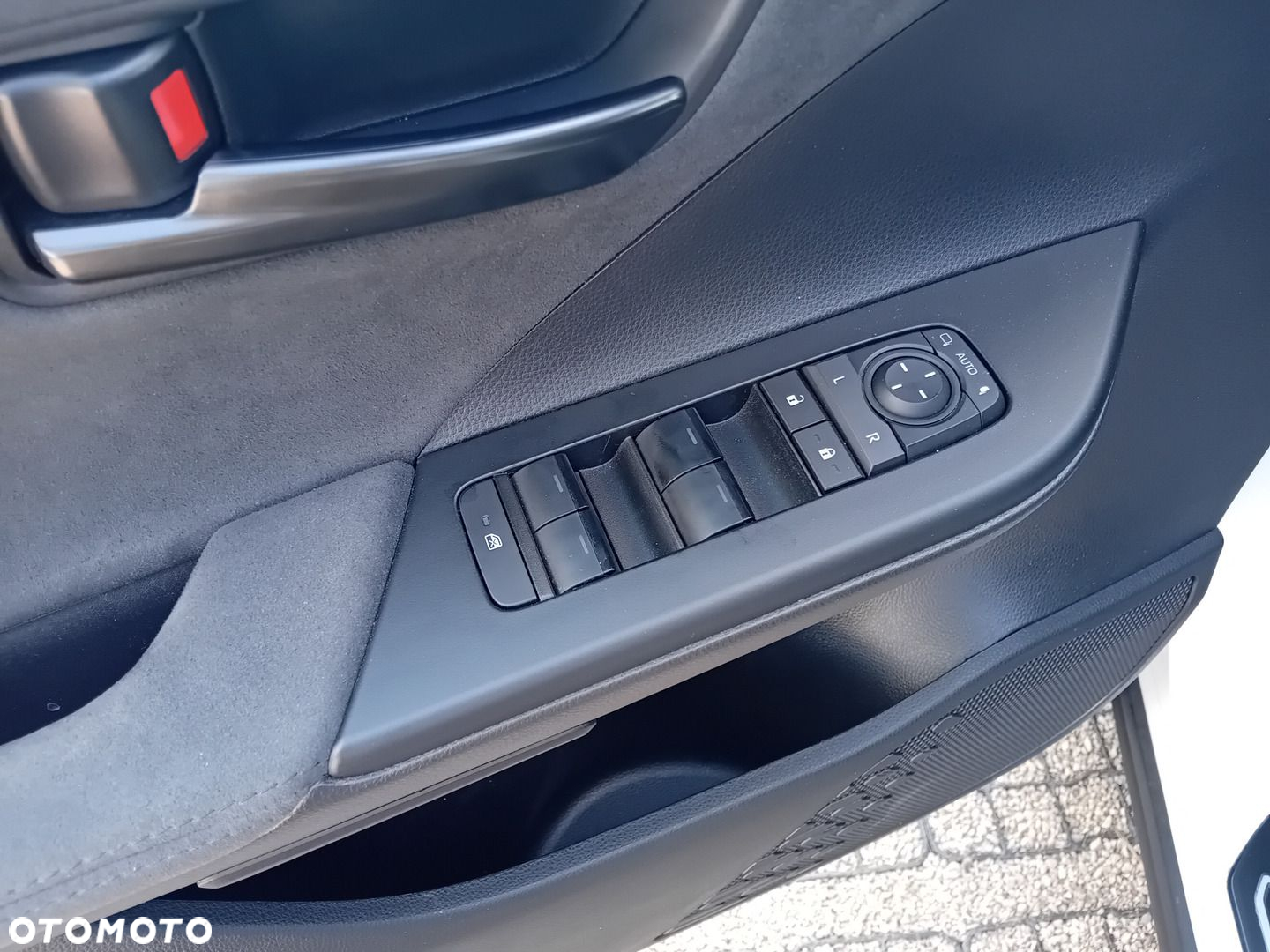 Toyota C-HR - 23