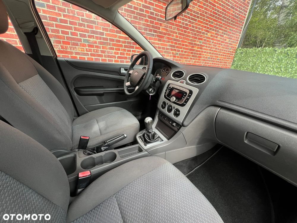 Ford Focus - 10