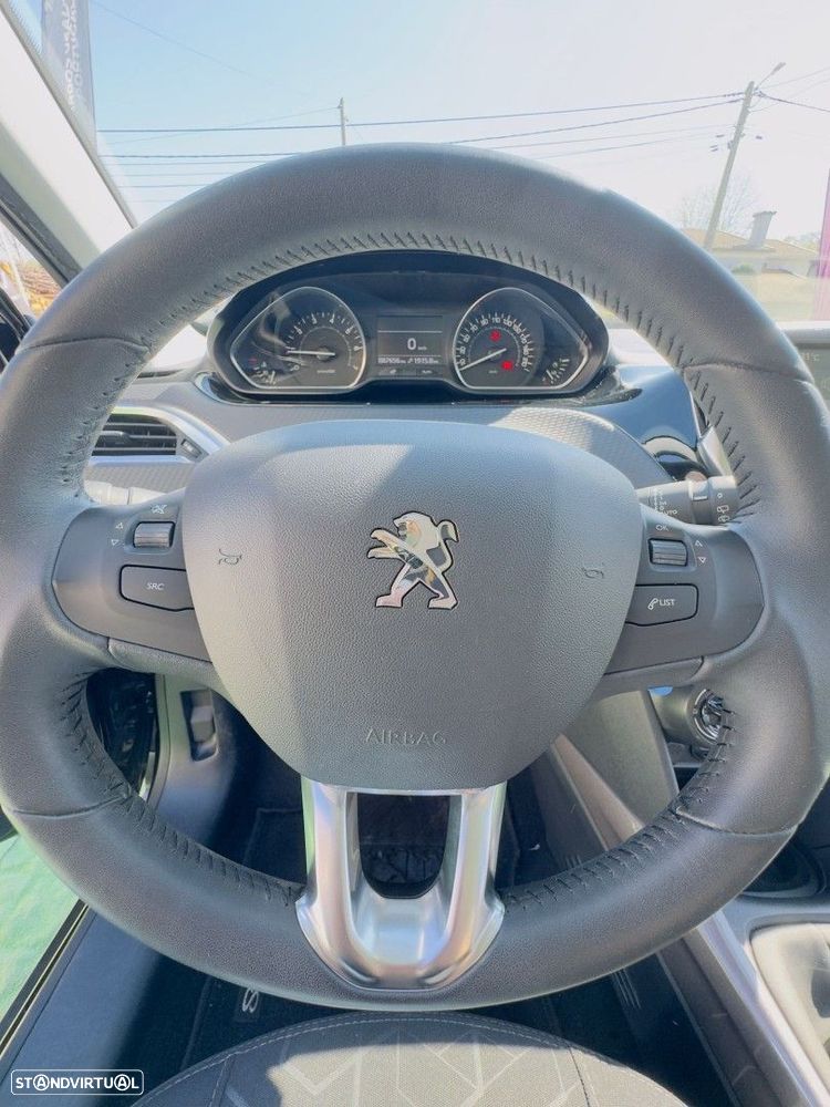 Peugeot 2008 1.2 PureTech Style - 17