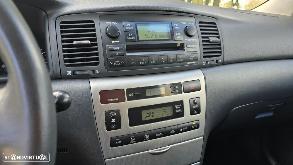 Toyota Corolla 1.4 D-4D Sol - 23