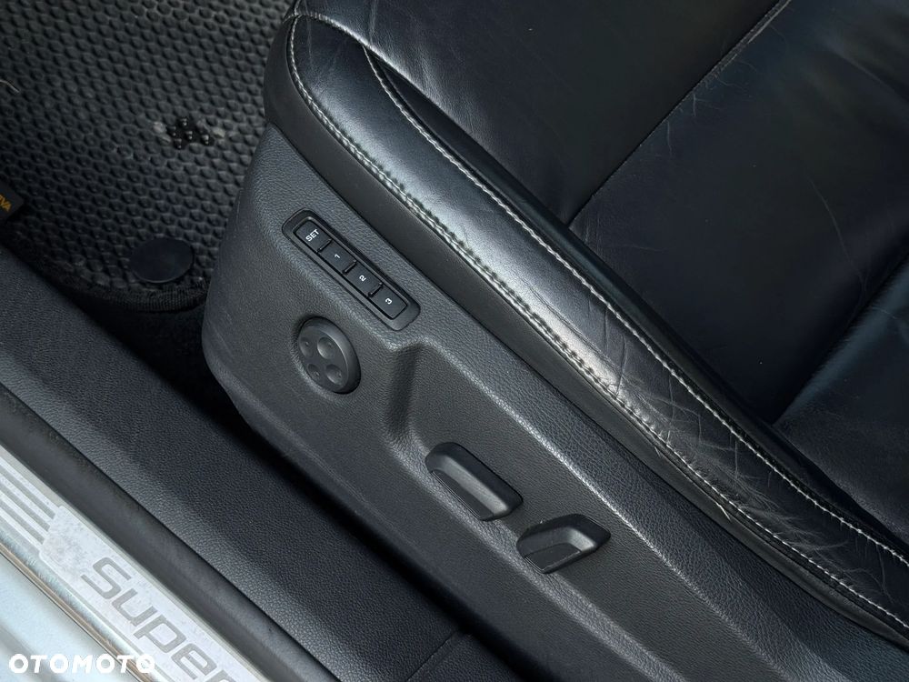 Skoda Superb 1.8 TSI Elegance DSG - 32