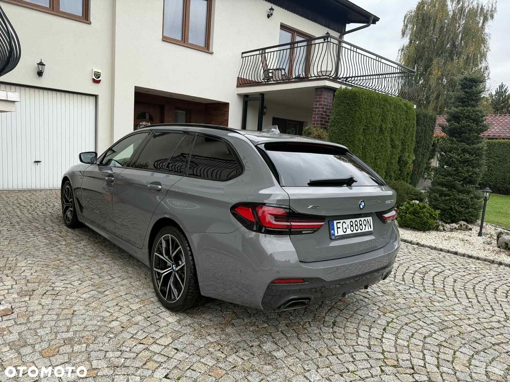 BMW Seria 5 520d xDrive M Sport sport - 9