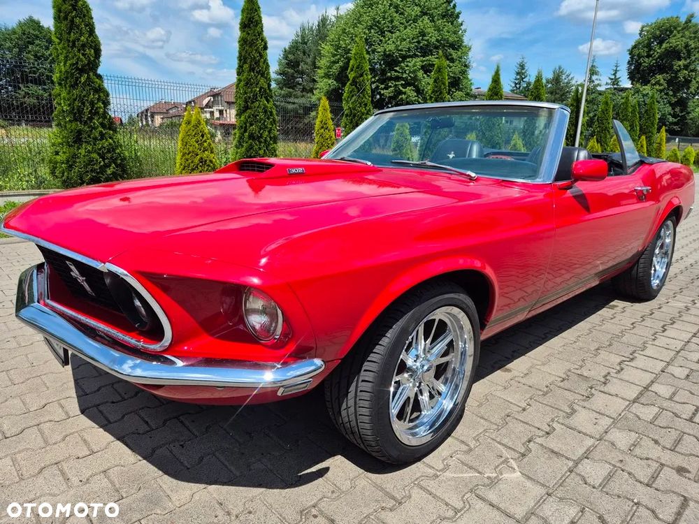 Ford Mustang - 1