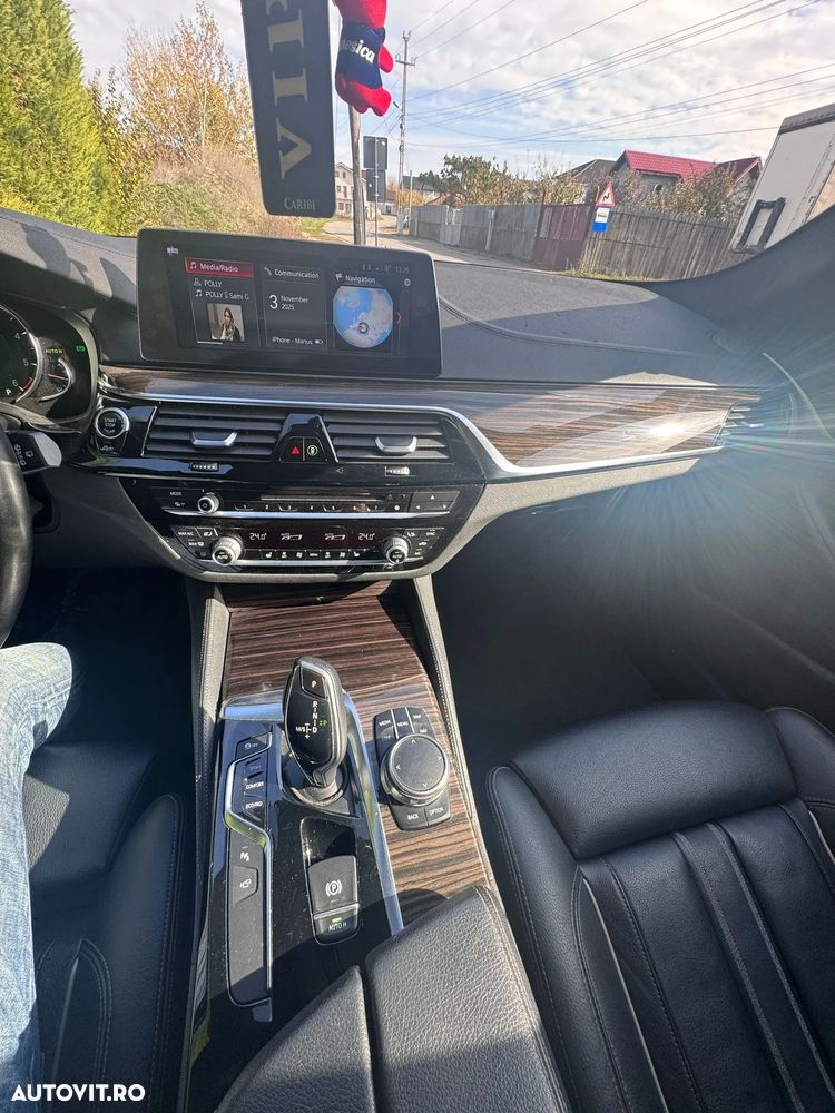 BMW Seria 5 530d xDrive Touring Aut. Luxury Line - 7