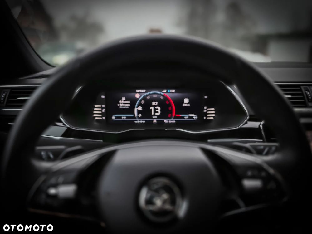 Skoda Superb 2.0 TDI DSG L&K - 17